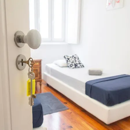 Amoreiras בית הארחה 2*